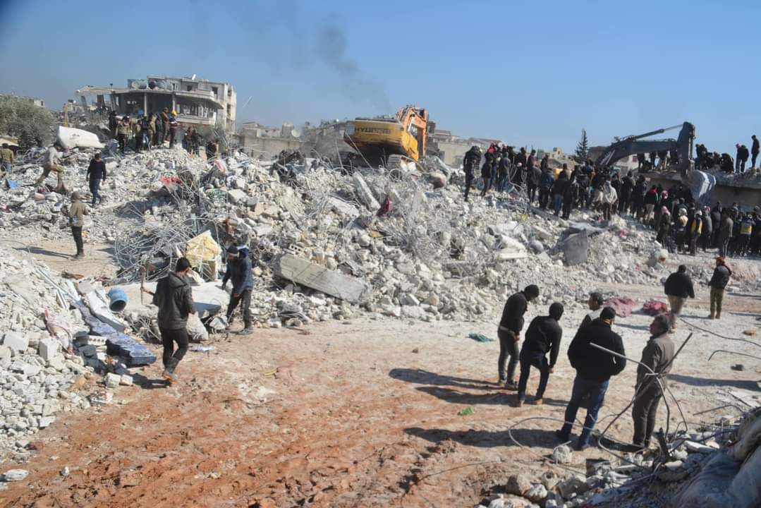 أكثر من 3100 شخص ضحايا الزلزال في 45 قرية وبلدة بريف حلب ومحافظة إدلب