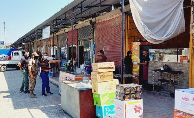 مسلحو ميليشيات الاحتلال التركي يقطعون عواميد الكهرباء بريف راجو ويبيعونه ويسرقون محتويات محل للغذائيات في حي الأشرفية