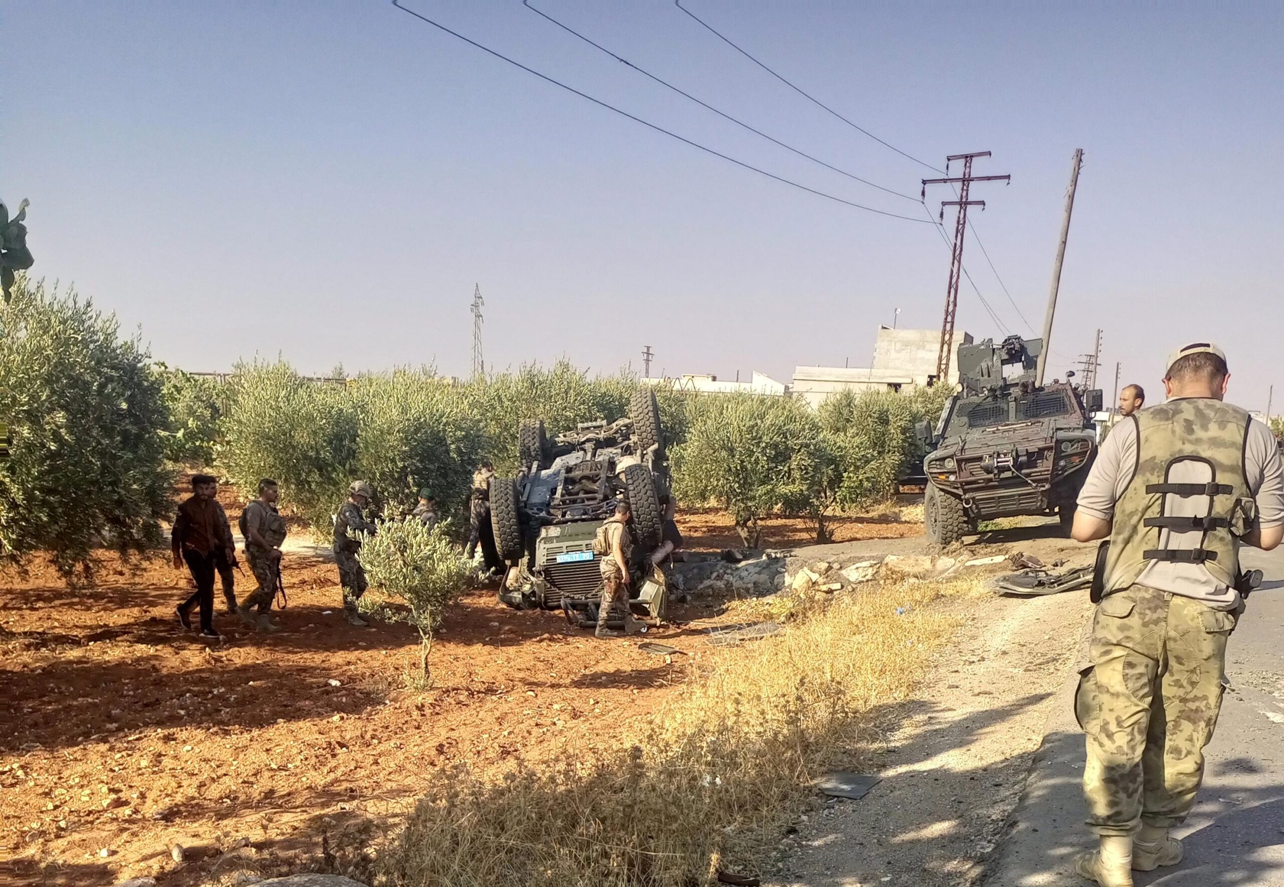 بينهم جراحه بليغة.. إصابة 5 عناصر من جيش الاحتلال التركي بانقلاب مدرّعة عسكرية في مدينة الراعي بريف حلب الشمالي