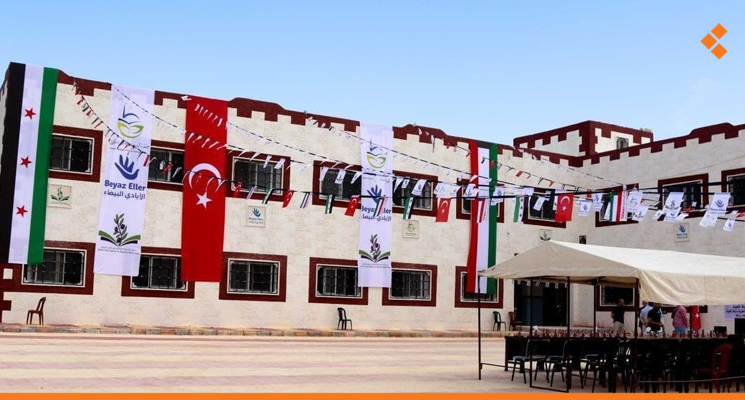 بتهمة إزالة العلم التركي.. اعتقال 3 مدرسين في ناحية بلبله بالتزامن مع زيارة والي هاتاي