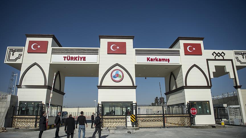 هيومن رايتس ووتش: تركيا تعيد اللاجئين السوريين قسراً إلى مناطق غير آمنة تحتلها ليواجهوا ظروفاً مزرية