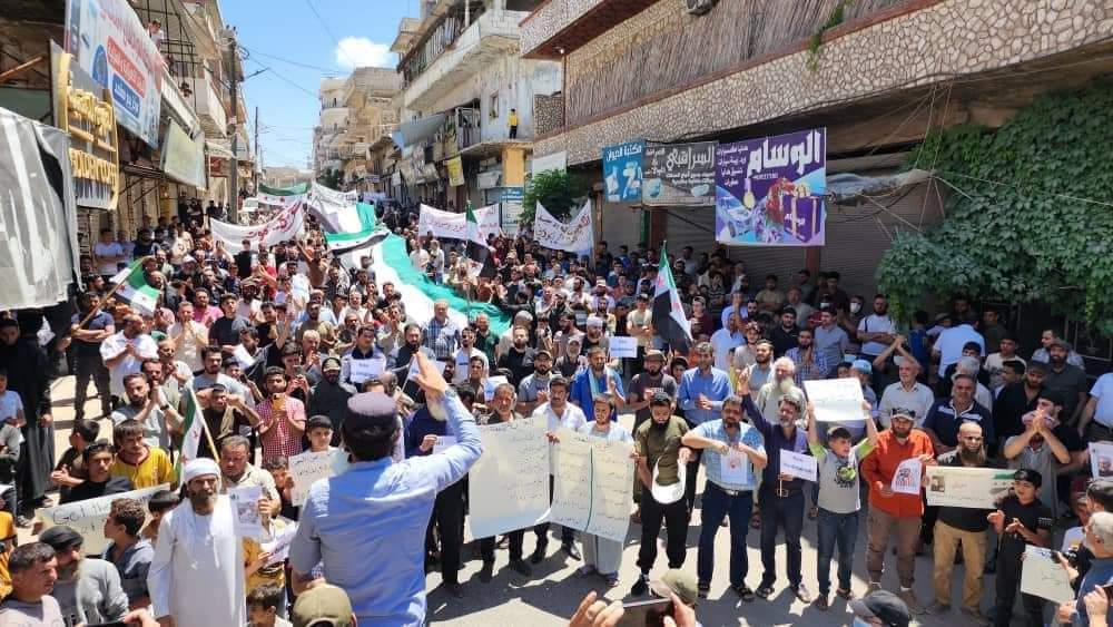 اتساع رقعة الاحتجاجات ضد ممارسات تنظيم هيـ ئة تحـ رير الشّـ ام في إدلب