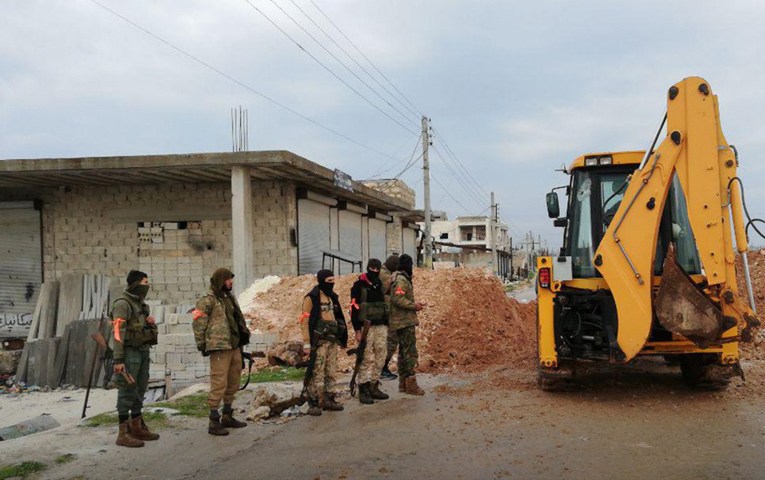 “Suleyman Shah” militia demolishes shops in “Shieh” to search for relics