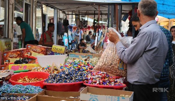 The militants take advantage of the atmosphere of Eid to steal from the shops in Afrin