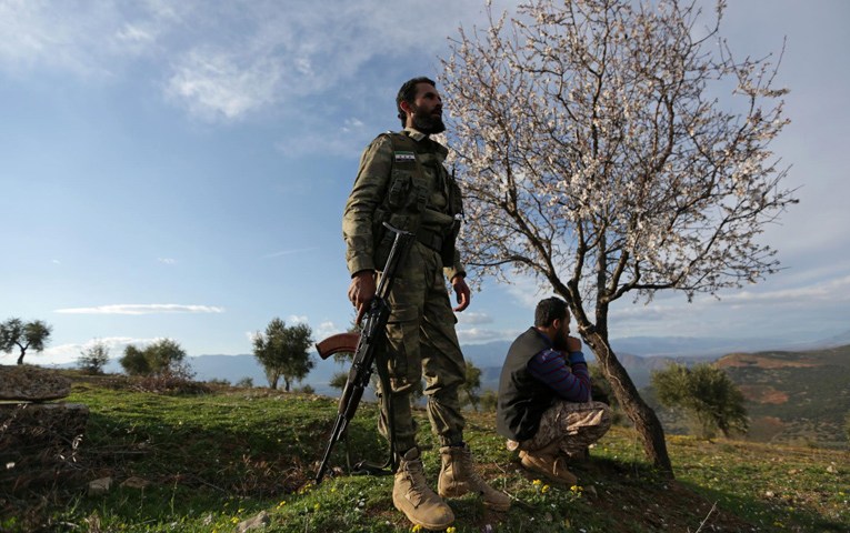 Disagreement over the distribution of food baskets causes clashes between two militias in Jenderes