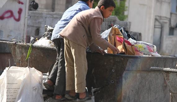 The phenomenon of garbage scavenging is spreading in Afrin