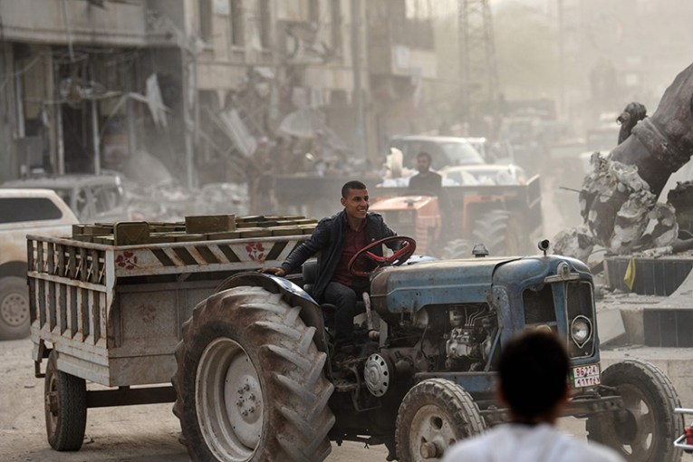 Al-Jabha al-Shamiya militia seizes 5 tractors in Rajo