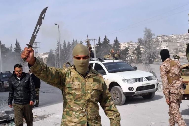 Young Kurdish man breaks the head of a militant of “Al-Sharqiya” militia for insulting his nationality