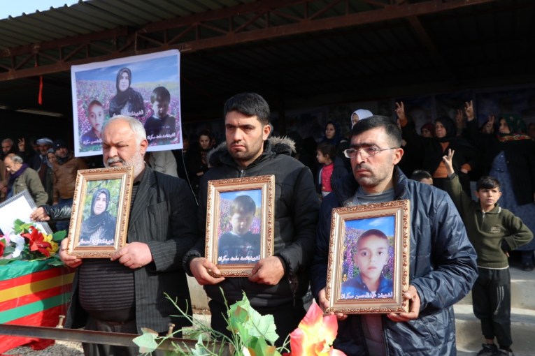 Funeral of 3 civilian martyrs in Fafin district in al-Shahba (video) .. And the “Turkish Defense” claim that they killed fighters as a response!