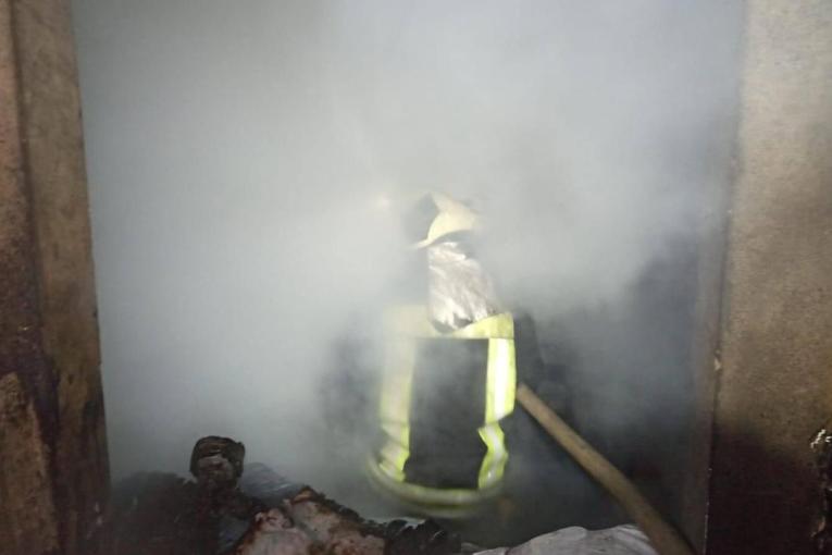 Warehouse of plastic materials burned in Ashrafieh neighborhood of Afrin .. Who did it and why?