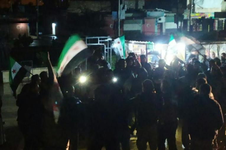 IDPs demonstrate in Afrin... against opening the crossings