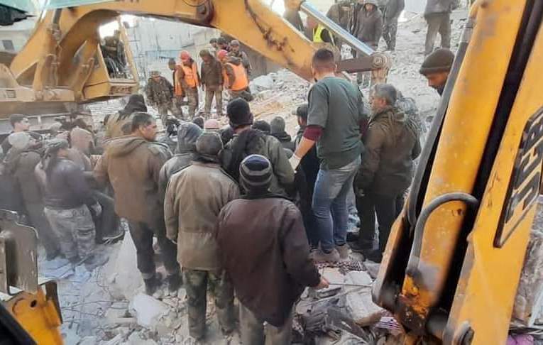 Sheikh Maqsoud building collapses, killing 17 and wounding 4 others, in Aleppo