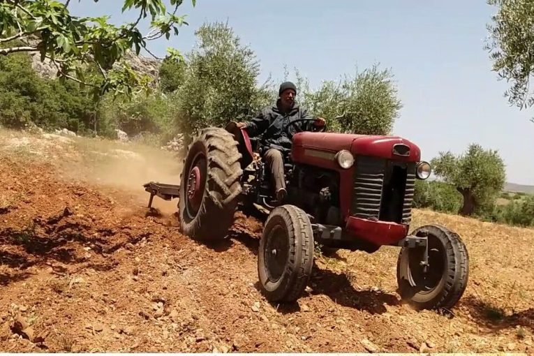 'Sultan Murad' militia forces Kurds to plow seized fields in Bulbul, Afrin