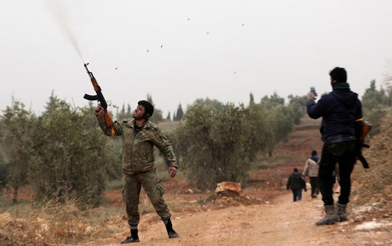 Militias Continue Olive Harvest Thefts in Afrin