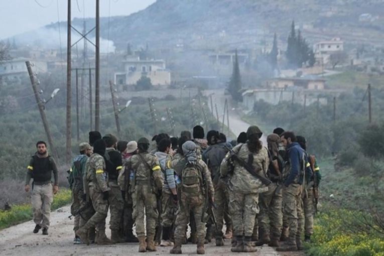 Li Efrînê niştedagîr û milîsên Îslamî ji ber ku melayekî Kurd bangî danûstandina baş kir gef lê xwarin