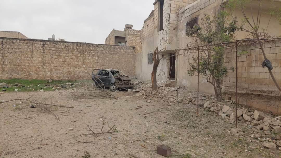 مقتل وإصابة أربعة أطفال بقصف جيش النظام السوري للأحياء السكنية في مدينة سرمين شرقي إدلب
