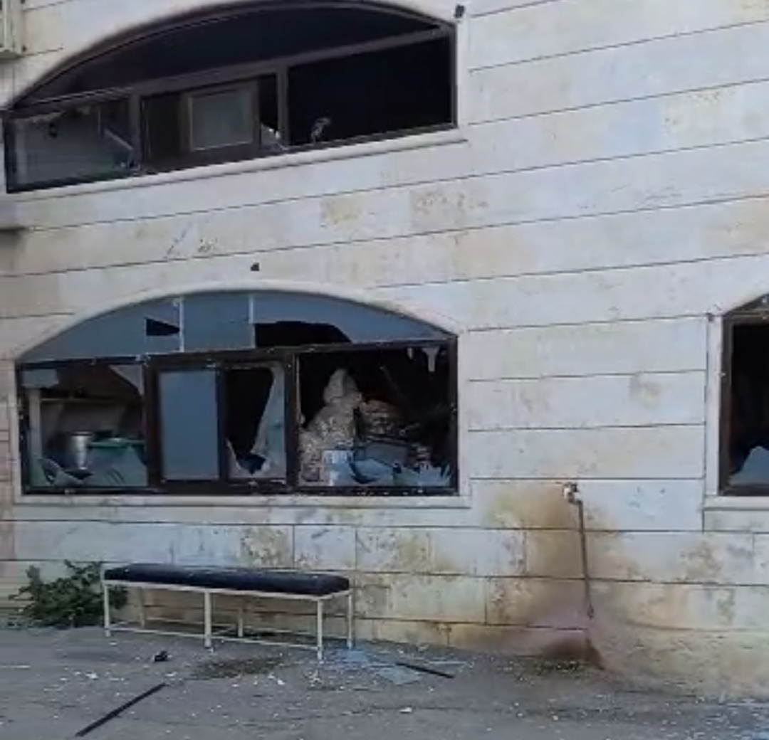 إصابة أربعة مدنيين في استهداف قوات الاحتلال التركي لمشفى تل رفعت بمنطقة الشهباء