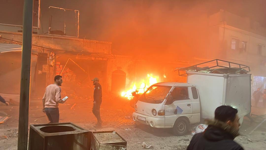 قتـ لى وجرحى بانفجار سيارة مفخخة وسط سوق شعبي بمدينة أعزاز المحتلة