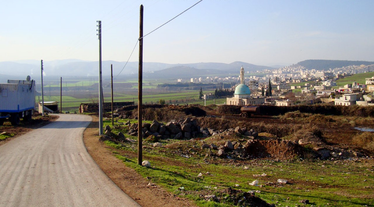 Alavên avdanê ji nava zeviyên gundê Turindê ya Efrînê hatin dizîn