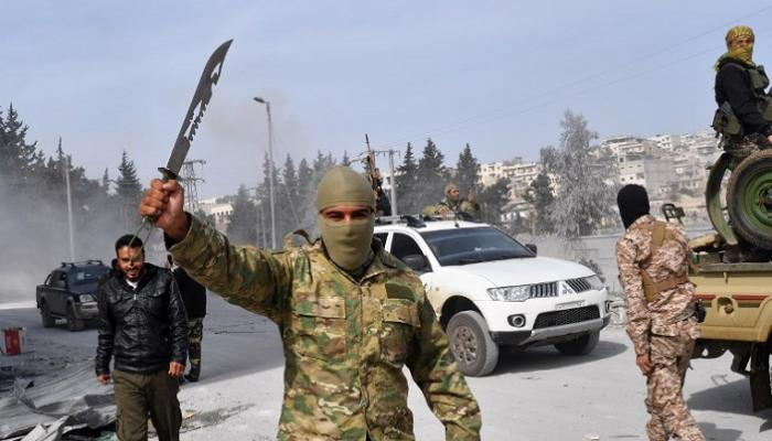 Milîsên “Cebha Elşamiyê” bi kêrê êrîşî xortekî kurd kir û pere jê standin