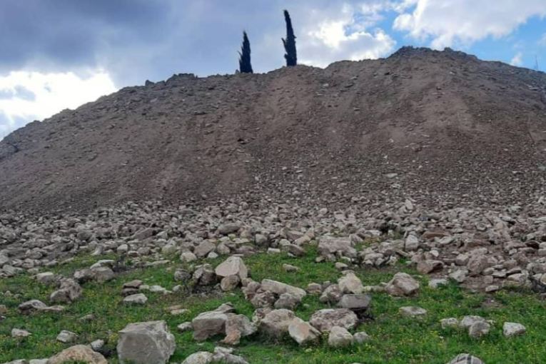 Bi wêne...dagirkeriya Tirkî girê  “Kaniyê” yê şûnwarî yê gundê Ereba radike