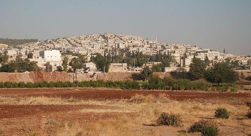 2 şiqe desteserkirî li bajarê Efrînê ji niştedagîrên Selqîn û Hemayê re hatin firotin