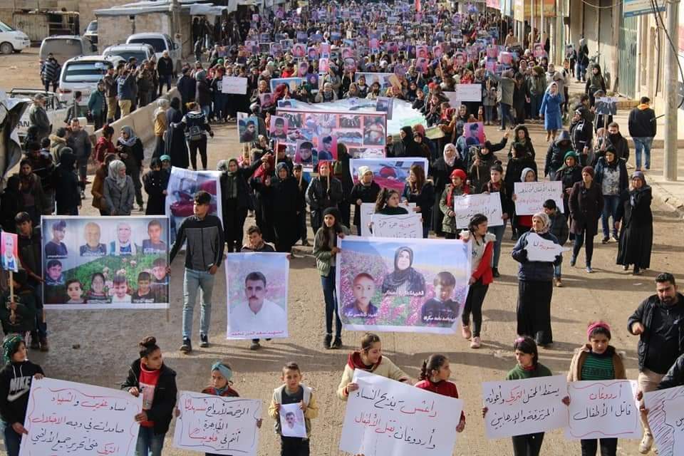 Şêniyên Efrîn û Şehbayê li Til Rifetê xwepêşandanek li dijî dagirkeriya Tirkî li dar xist